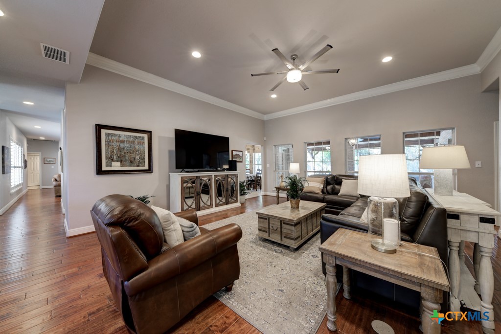 New Braunfels, Texas 78132, United States, 4 Bedrooms Bedrooms, ,3 BathroomsBathrooms,Residential,Pending,25090