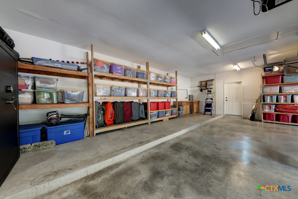 New Braunfels, Texas 78132, United States, 4 Bedrooms Bedrooms, ,3 BathroomsBathrooms,Residential,Pending,25090