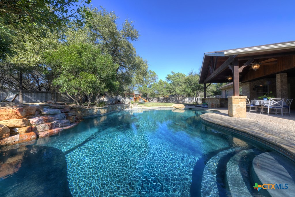 New Braunfels, Texas 78132, United States, 4 Bedrooms Bedrooms, ,3 BathroomsBathrooms,Residential,Pending,25090