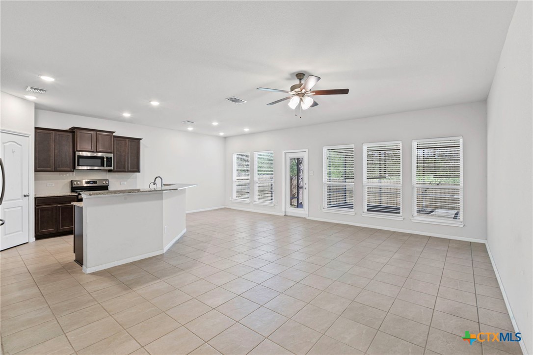 424 Oxford Lane Lane