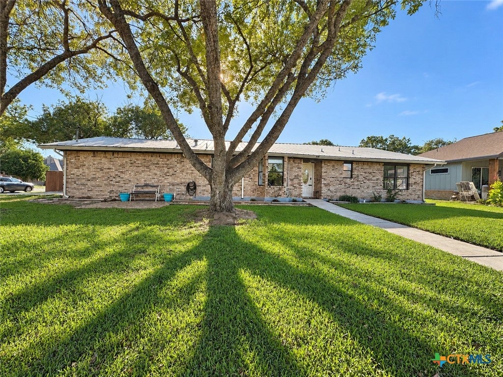 Photo of 1250 Hollyhock Lane, New Braunfels, TX 78130 (MLS # 627480)