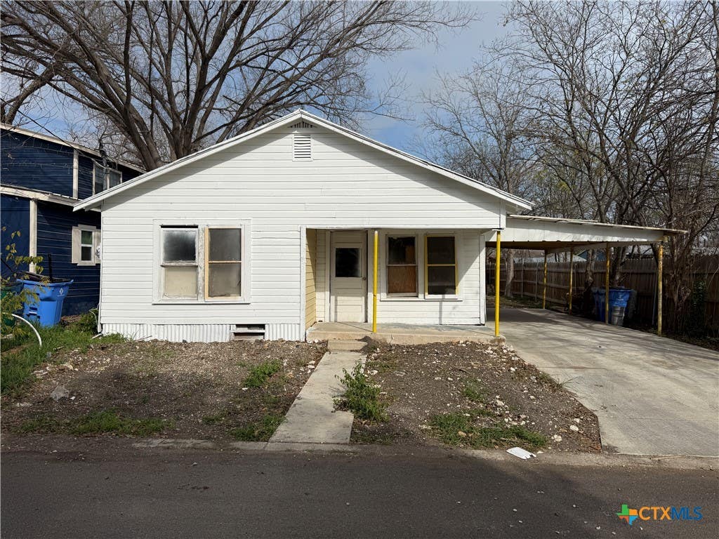 Photo of 416 Avenue C, Seguin, TX 78155 (MLS # 602540)