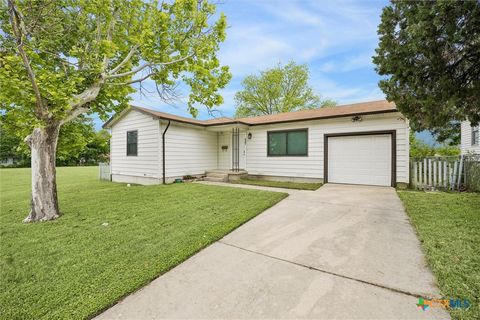 Photo of 907 Jefferis Avenue, Killeen, TX 76543 (MLS # 611985)