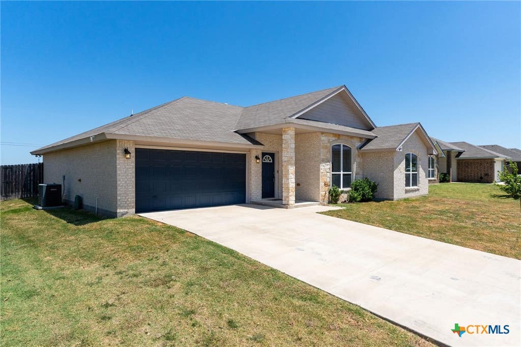 Photo of 6003 Cactus Flower Lane, Killeen, TX 76549 (MLS # 622344)