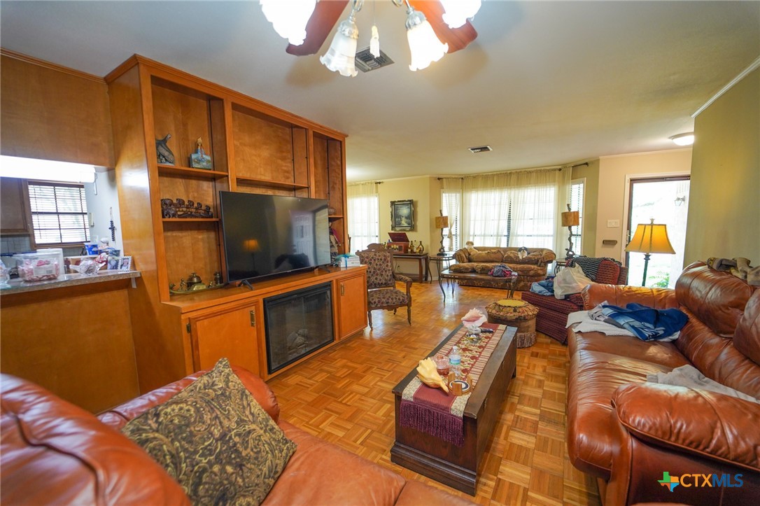 2801 E Loma Vista Avenue