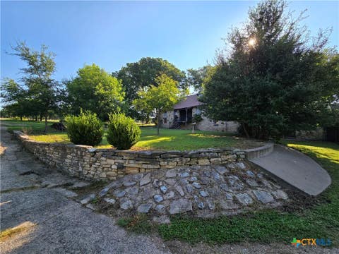 Photo of 7980 E US Highway 84 Highway, Gatesville, TX 76528 (MLS # 620550)