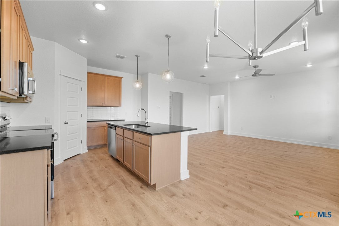 1220 Peppermint Road