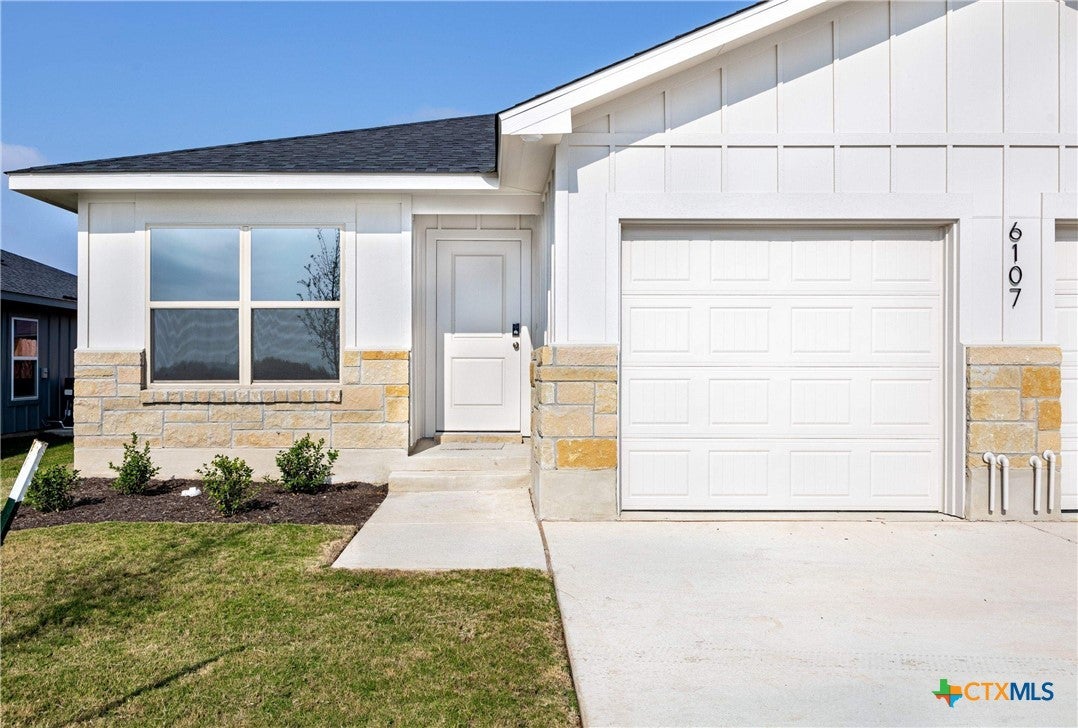 6107 Twistleaf Lane