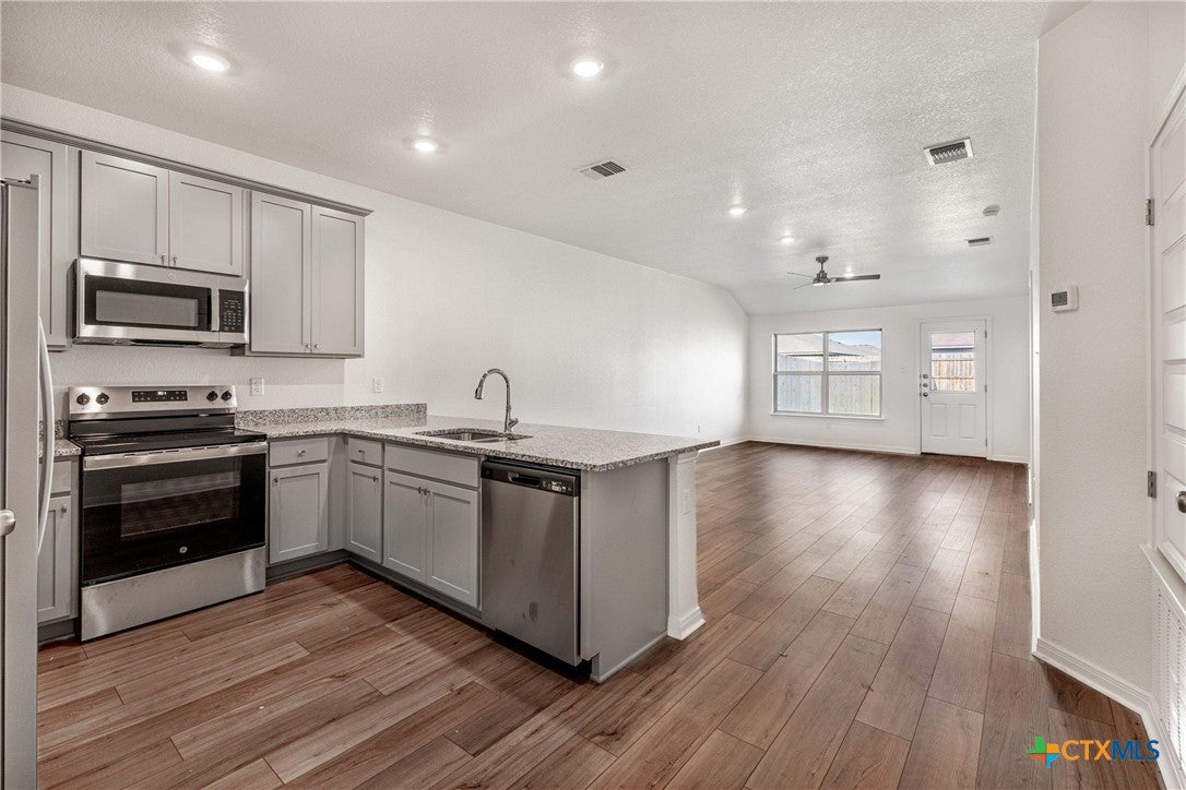 6107 Twistleaf Lane
