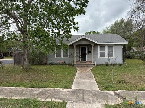 Photo of 1701 N East Street, Victoria, TX 77901 (MLS # 614360)