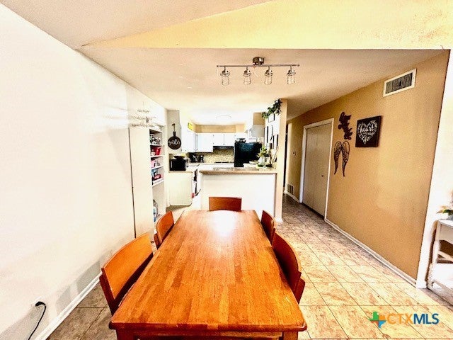 206 Bohman Street