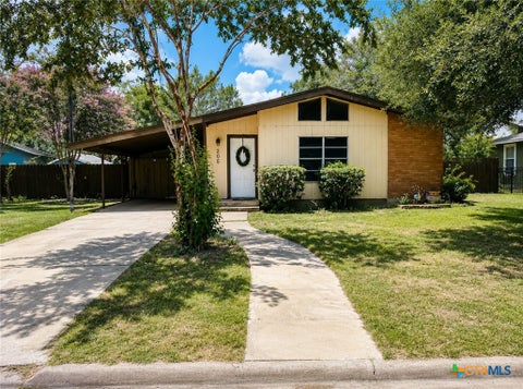 Photo of 206 Bohman Street, Cuero, TX 77954 (MLS # 620779)