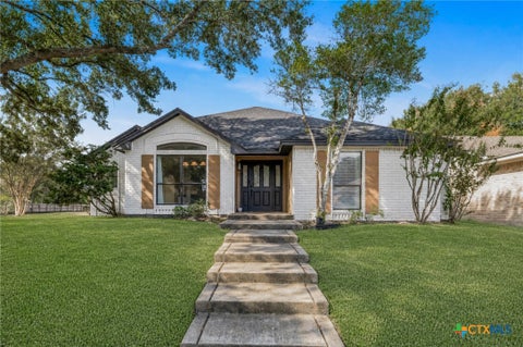 Photo of 301 Trentwood Circle, Victoria, TX 77901 (MLS # 625144)