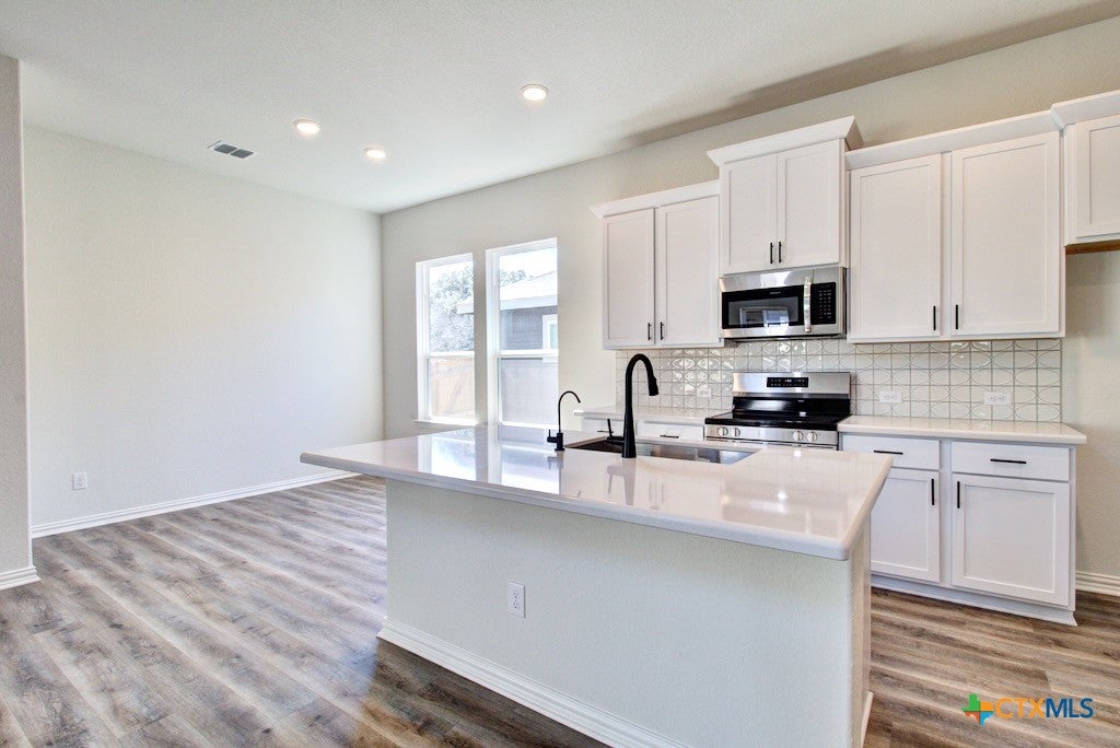 Photo of 1227 Casetta Run, New Braunfels, TX 78130 (MLS # 612241)