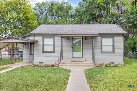 Photo of 960 E Mountain Street, Seguin, TX 78155 (MLS # 598158)