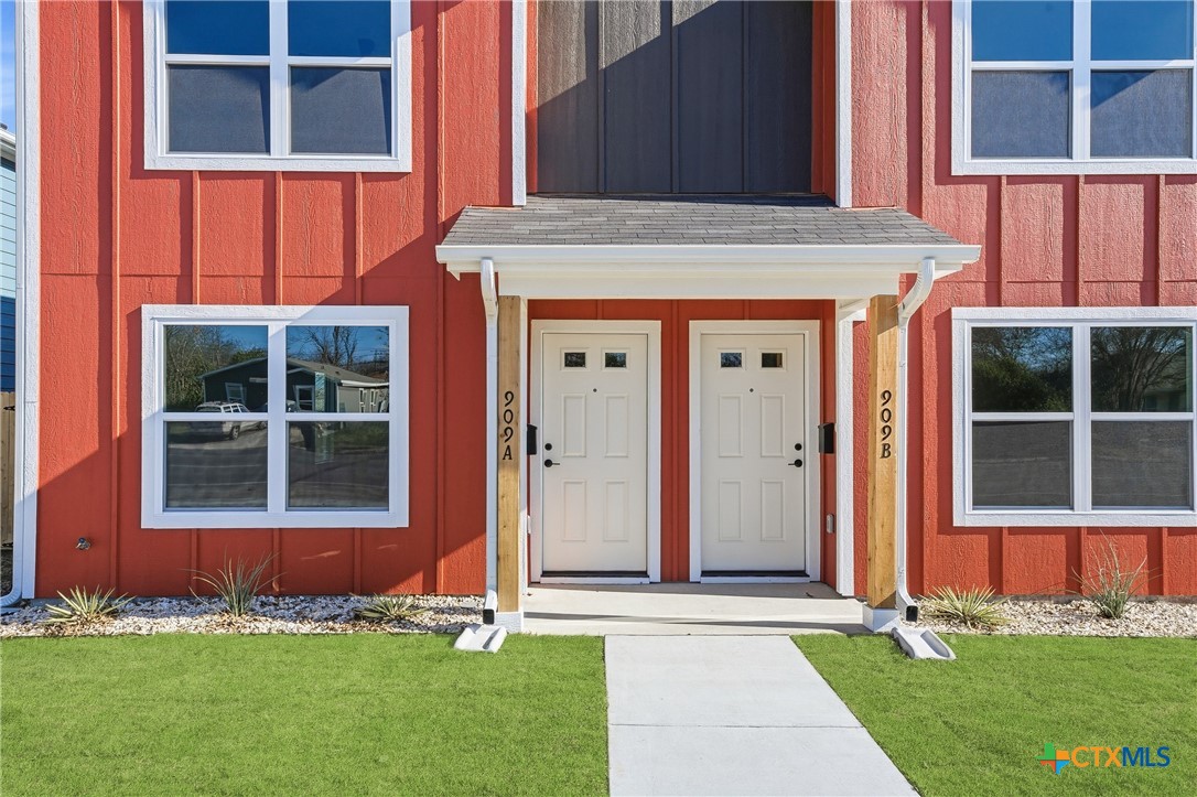 909 S Martin Luther King Jr Drive A & B