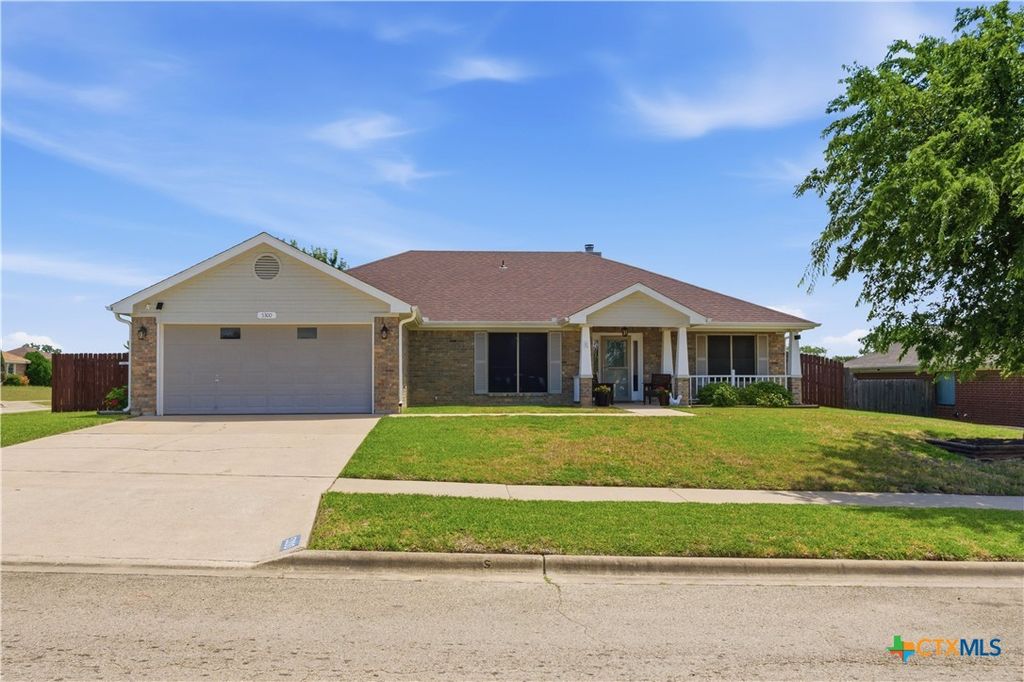 Photo of 5300 Hunters Ridge Trail, Killeen, TX 76542 (MLS # 615302)