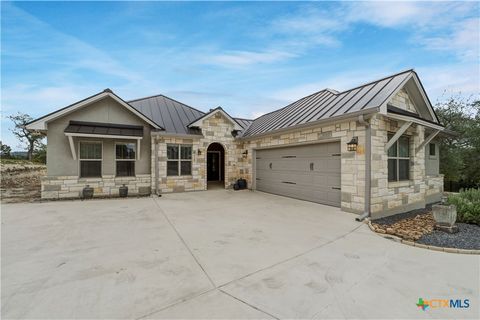 Photo of 618 Angelica Vista, Canyon Lake, TX 78133 (MLS # 611621)