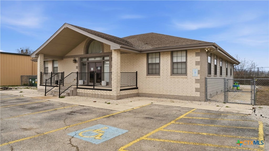 Photo of 223 Lucinda Drive, New Braunfels, TX 78130 (MLS # 605043)