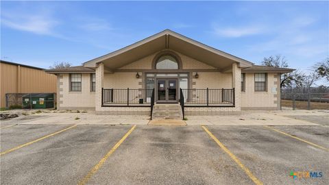 Photo of 223 Lucinda Drive, New Braunfels, TX 78130 (MLS # 605043)