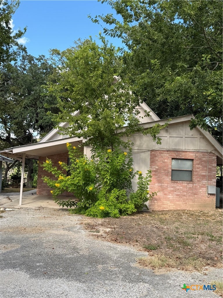Photo of 882 Buerger Lane, Seguin, TX 78155 (MLS # 625916)