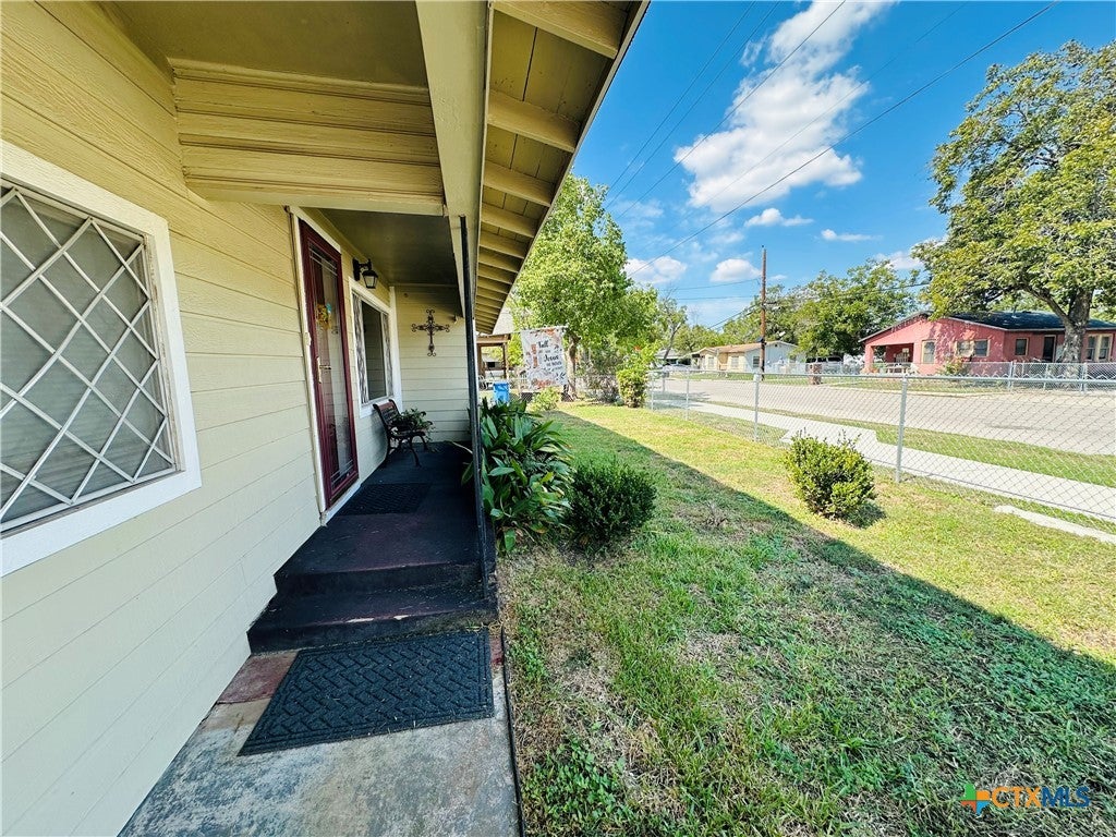 Photo of 735 San Antonio Avenue, Seguin, TX 78155 (MLS # 627486)