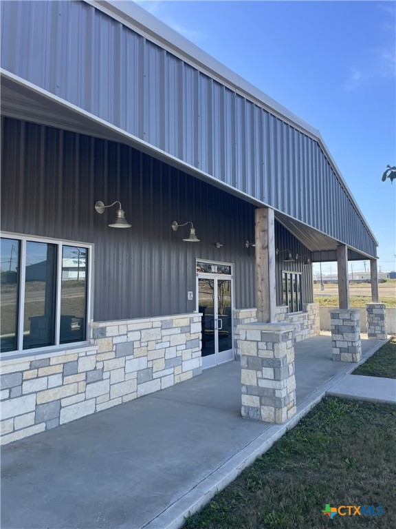 104 W Veterans Memorial Boulevard