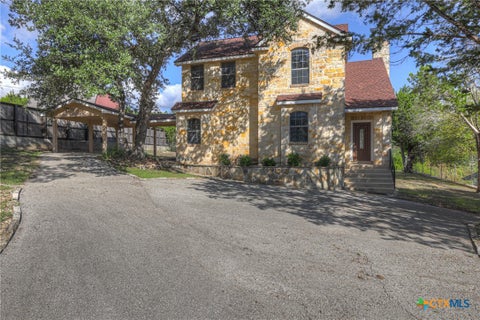 Photo of 146 Creekview Drive, Canyon Lake, TX 78133 (MLS # 627515)