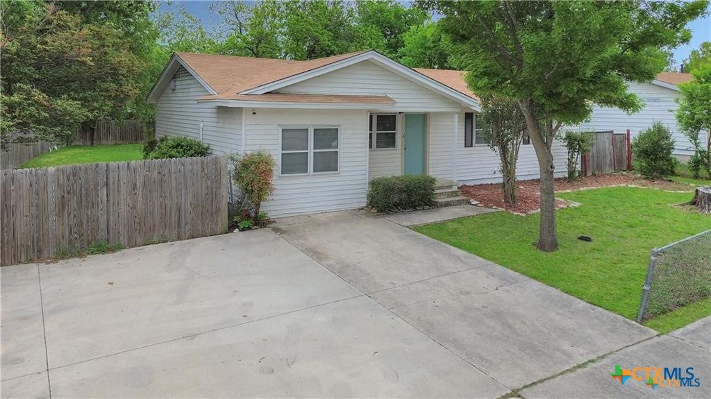Photo of 701 S 19th Street, Copperas Cove, TX 76522 (MLS # 617056)