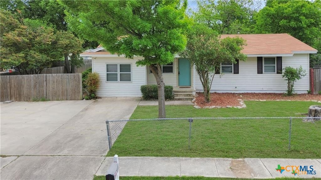 Photo of 701 S 19th Street, Copperas Cove, TX 76522 (MLS # 617056)