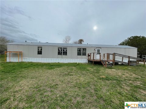 A home in Floresville