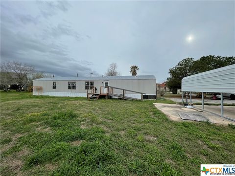 A home in Floresville