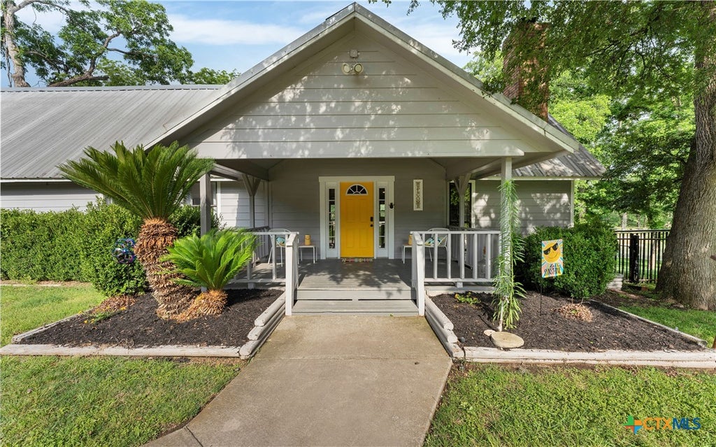 Photo of 302 Shangrila Lane, New Braunfels, TX 78130 (MLS # 621524)