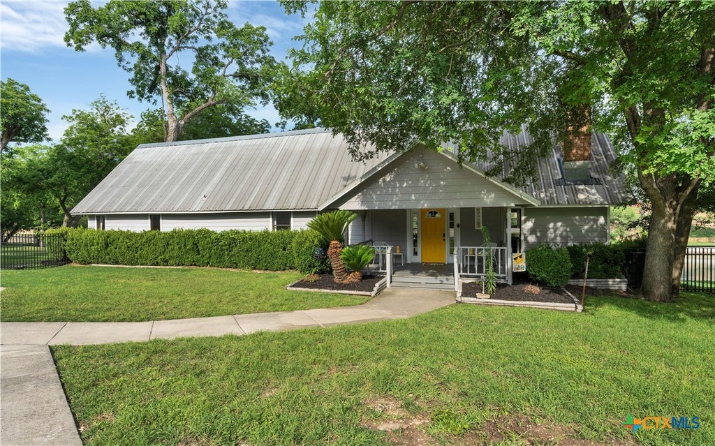 Photo of 302 Shangrila Lane, New Braunfels, TX 78130 (MLS # 621524)
