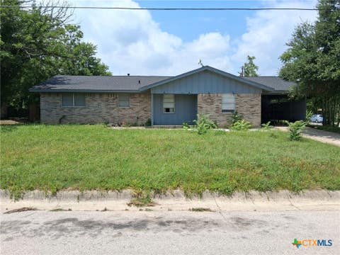 Photo of 902 Georgetown Road, Lampasas, TX 76550 (MLS # 619379)