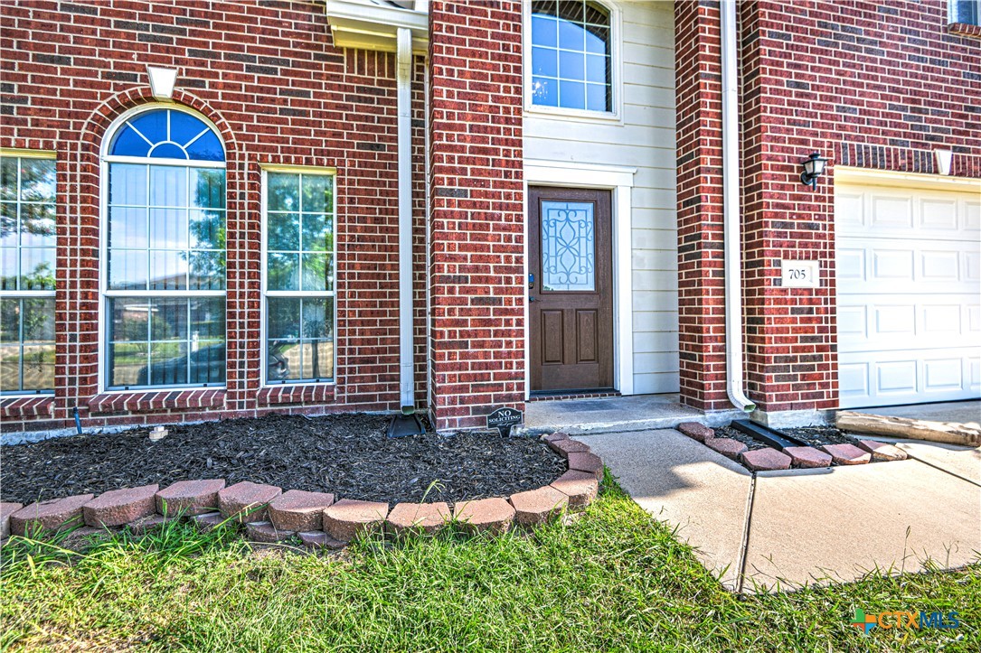 705 White Hawk Trail