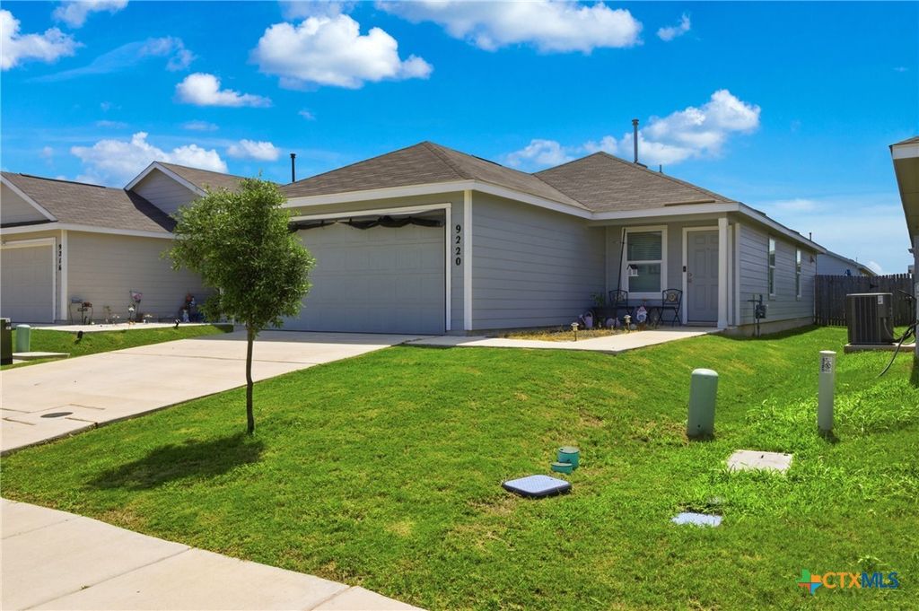Photo of 9220 James Bowie, Seguin, TX 78155 (MLS # 616606)