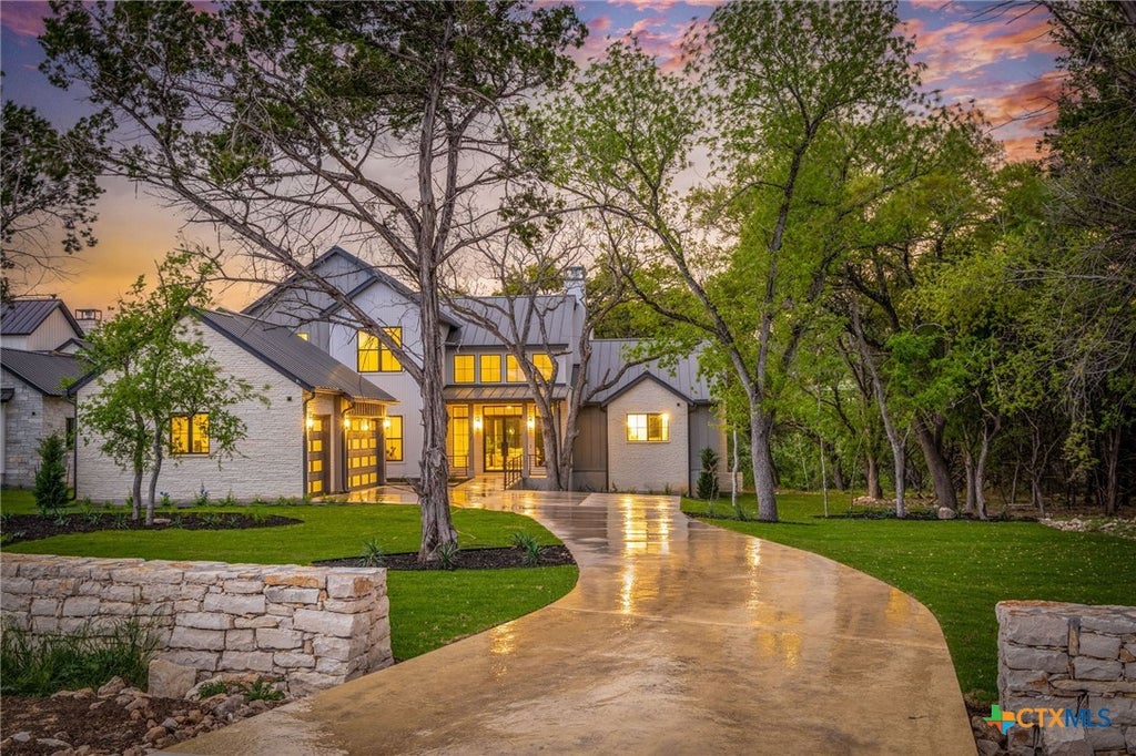 Photo of 232 Riverfront Drive, New Braunfels, TX 78132 (MLS # 576095)