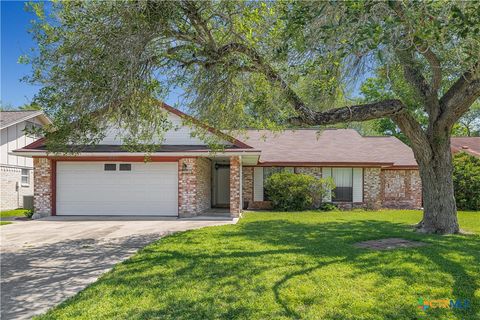 Photo of 306 Beechwood Drive, Victoria, TX 77901 (MLS # 613471)
