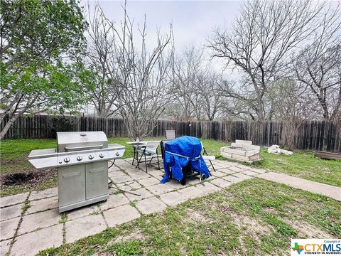 A home in Hallettsville