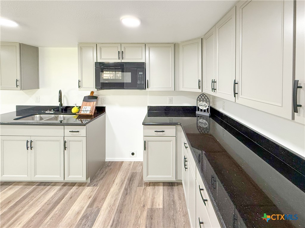 215 E Valley Road