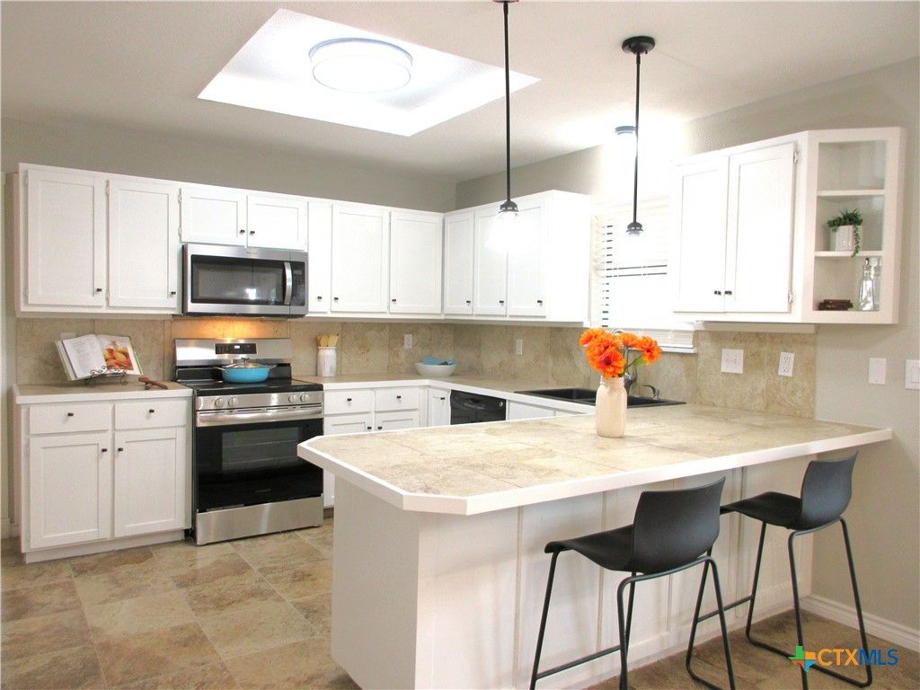 Photo of 665 Center Street, New Braunfels, TX 78130 (MLS # 610754)