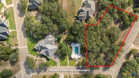 1240 Autumn Oaks Circle China Spring TX 76633