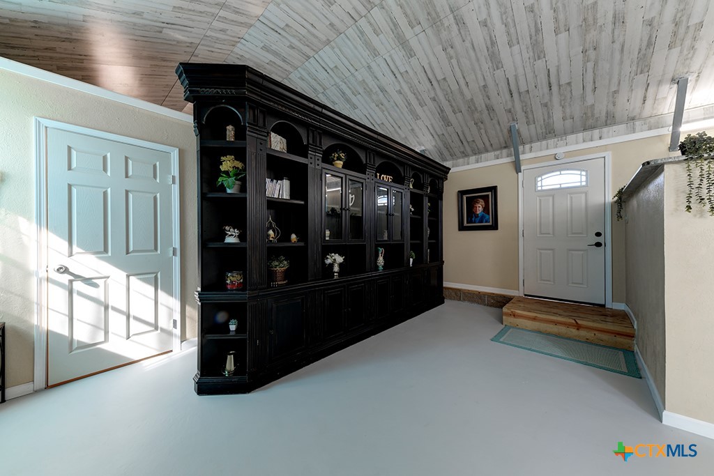 Stockdale, Texas 78160, United States, 11 Bedrooms Bedrooms, ,2 BathroomsBathrooms,Residential,Pending,34899