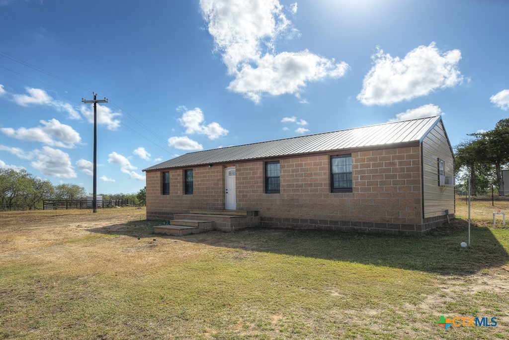 Stockdale, Texas 78160, United States, 11 Bedrooms Bedrooms, ,2 BathroomsBathrooms,Residential,Pending,34899