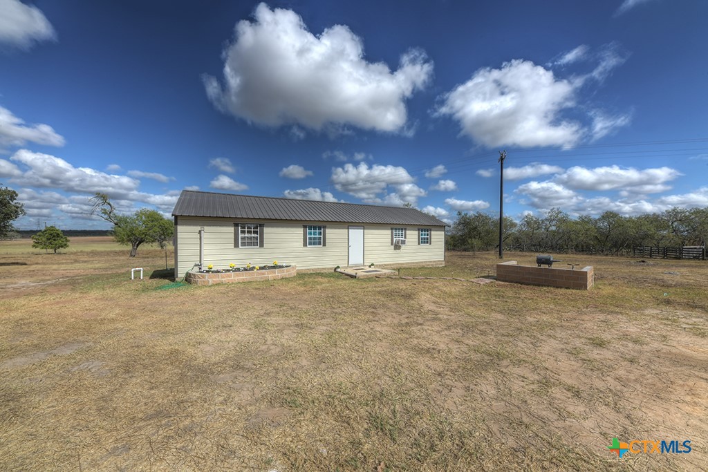 Stockdale, Texas 78160, United States, 11 Bedrooms Bedrooms, ,2 BathroomsBathrooms,Residential,Pending,34899
