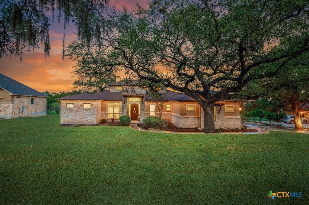 Photo of 625 Haven Point Loop, New Braunfels, TX 78132 (MLS # 612356)