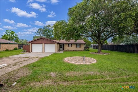 Photo of 504 Dove Dr, Victoria, TX 77905 (MLS # 615150)
