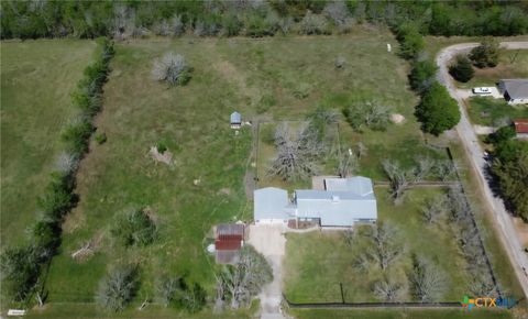 5596 Fm 616 Vanderbilt TX 77991