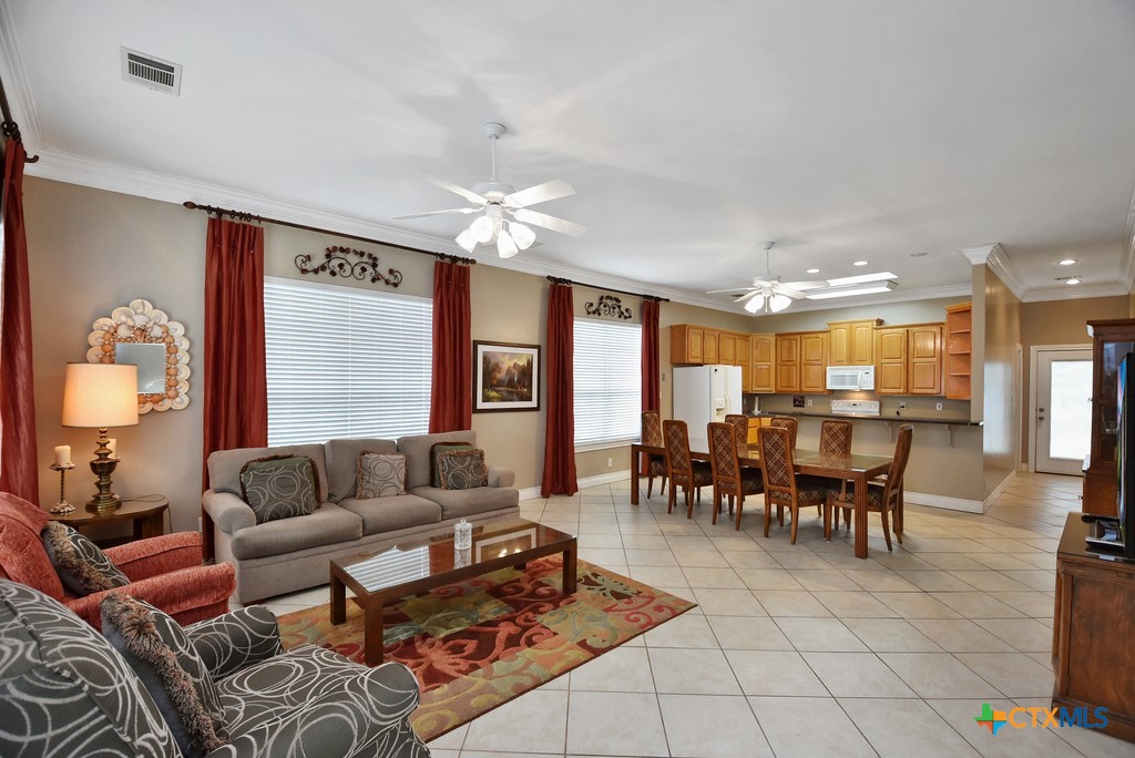 Photo 1 of 19 — 208 E 20th Street, Cameron, TX 76520